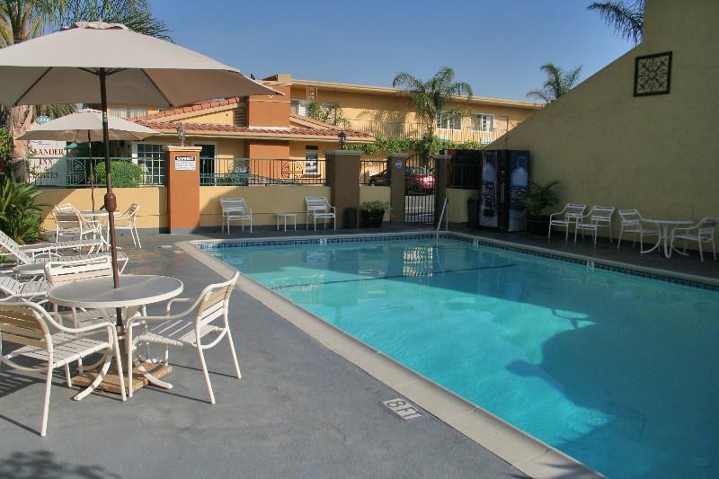 Anaheim Islander Inn And Suites Facilities photo